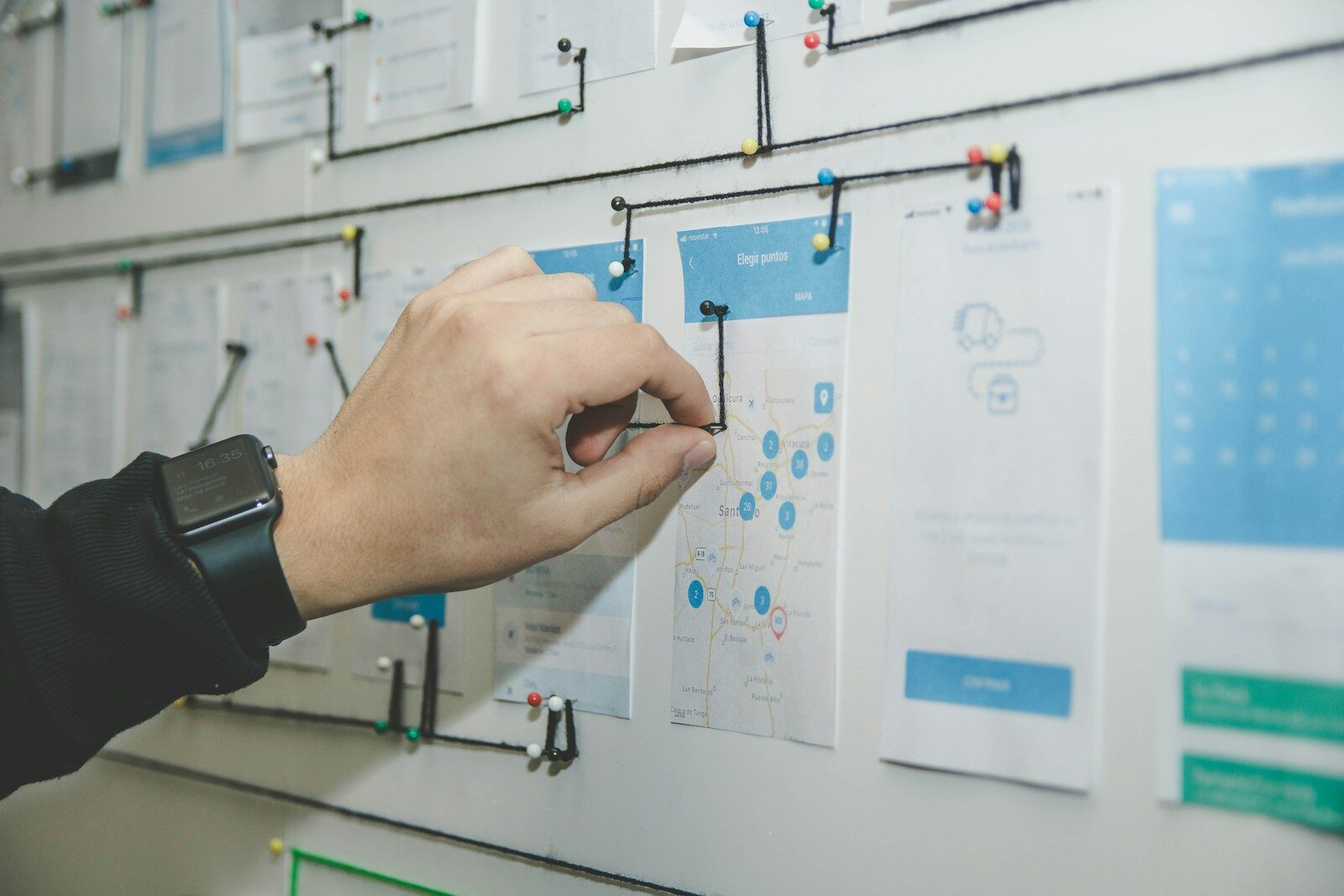 Clinic marketing strategy session for aesthetic and dental practices in Madrid — campaign planning and competitor analysis